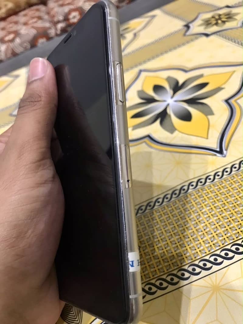 Apple iPhone 11 Pro 2