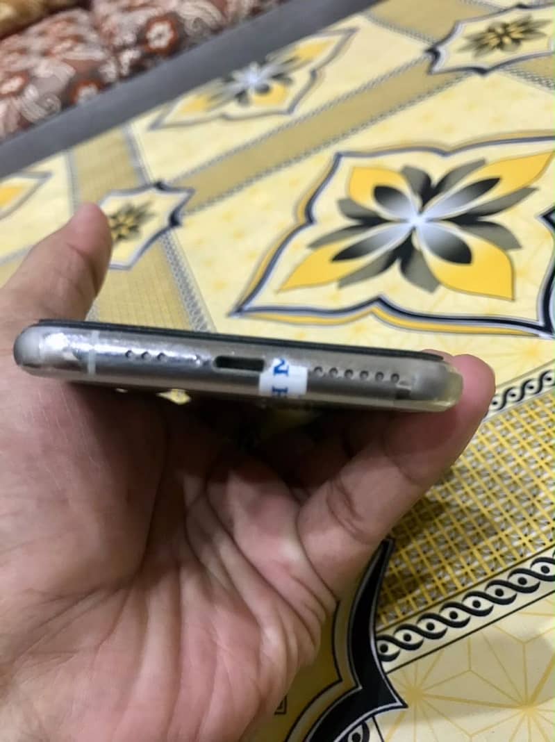 Apple iPhone 11 Pro 3