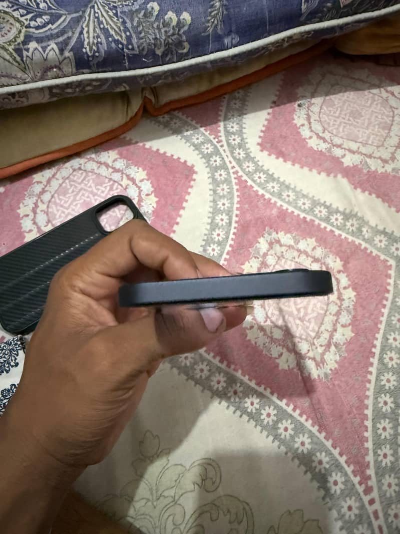 Apple iPhone 12 6