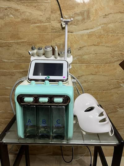 Hydra Facial Machine