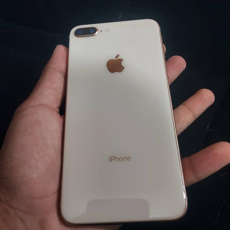 Apple iPhone 8 Plus 1
