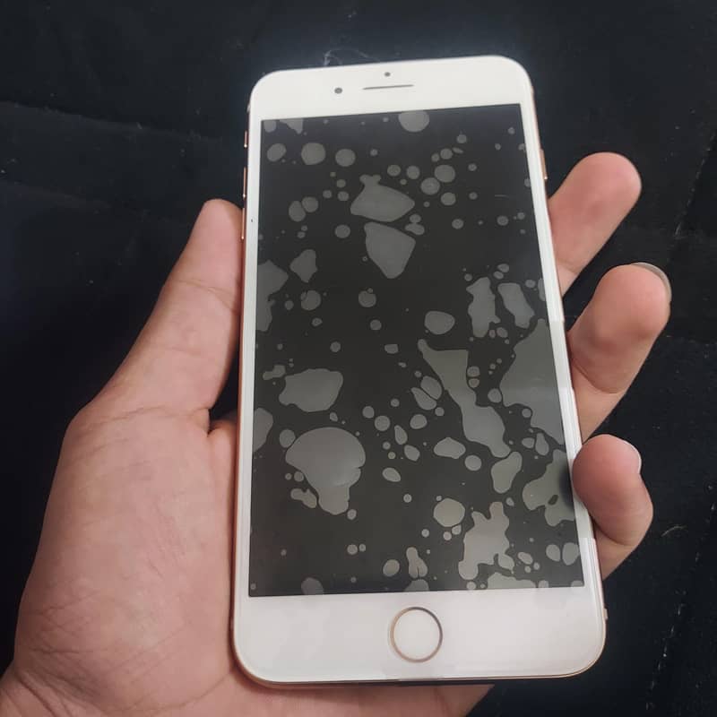 Apple iPhone 8 Plus 4