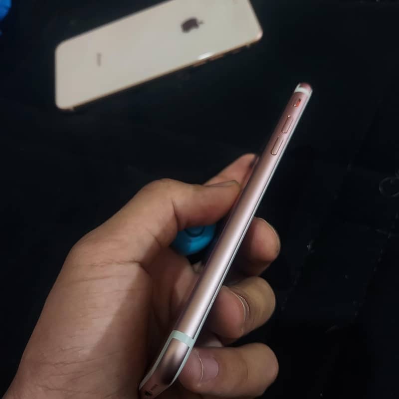Apple iPhone 8 Plus 6