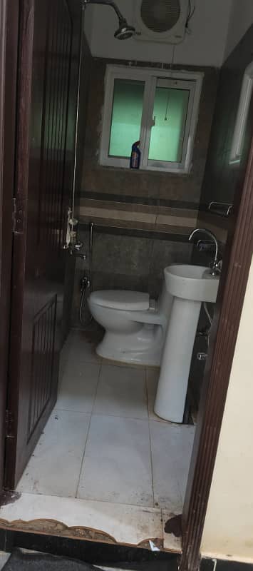 3 bedroom basement family flat vip neat and clean