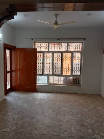 Double stories single unit full house for rent in I-10/2. Available from 15th of August