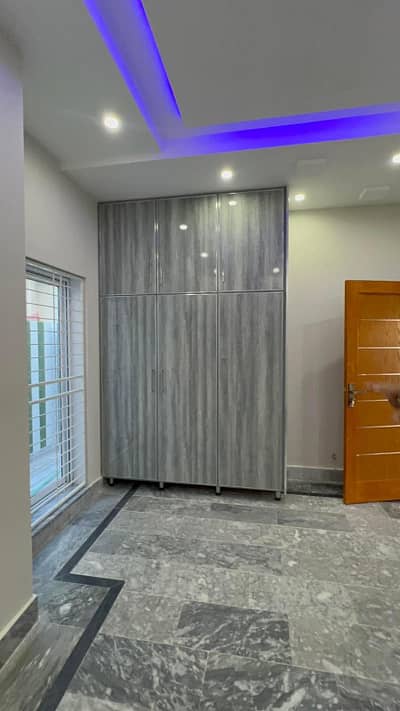 Bachelors flats available for rent pak Arab society