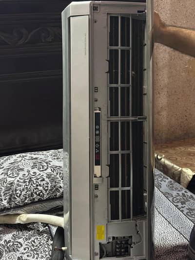 gree ac 1 ton  inverter for sale need money