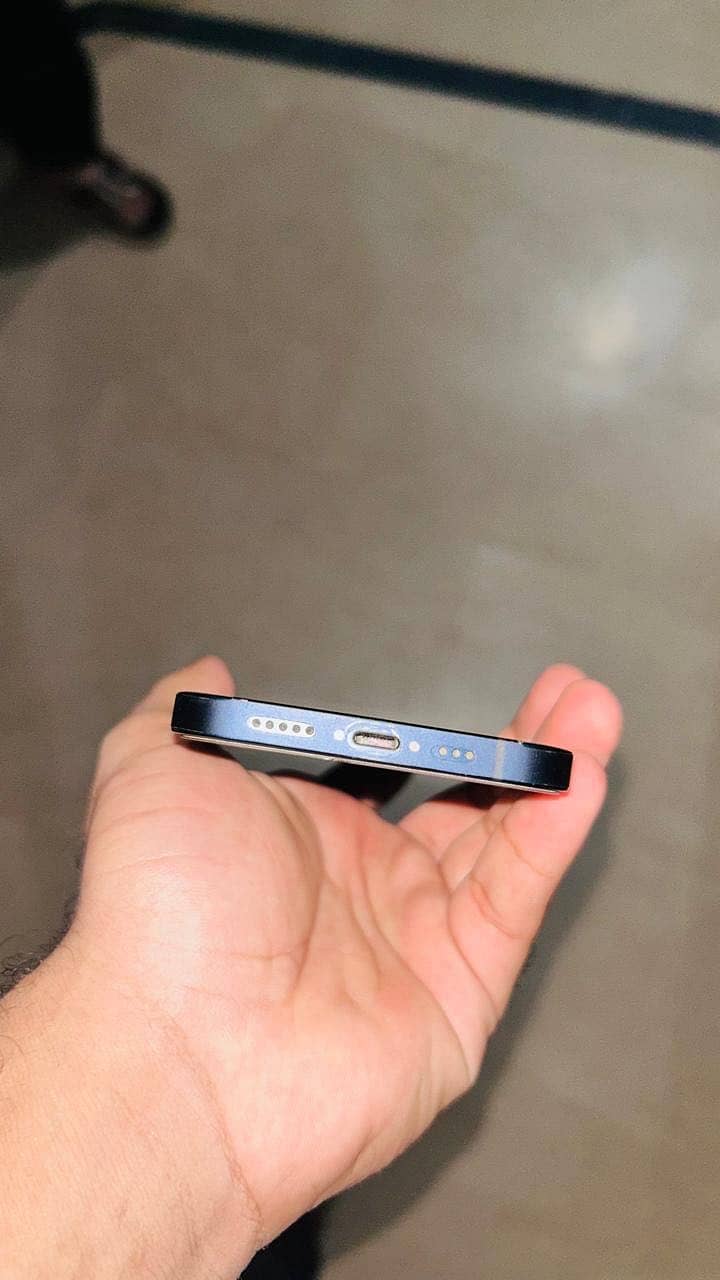 Apple iPhone 12 2
