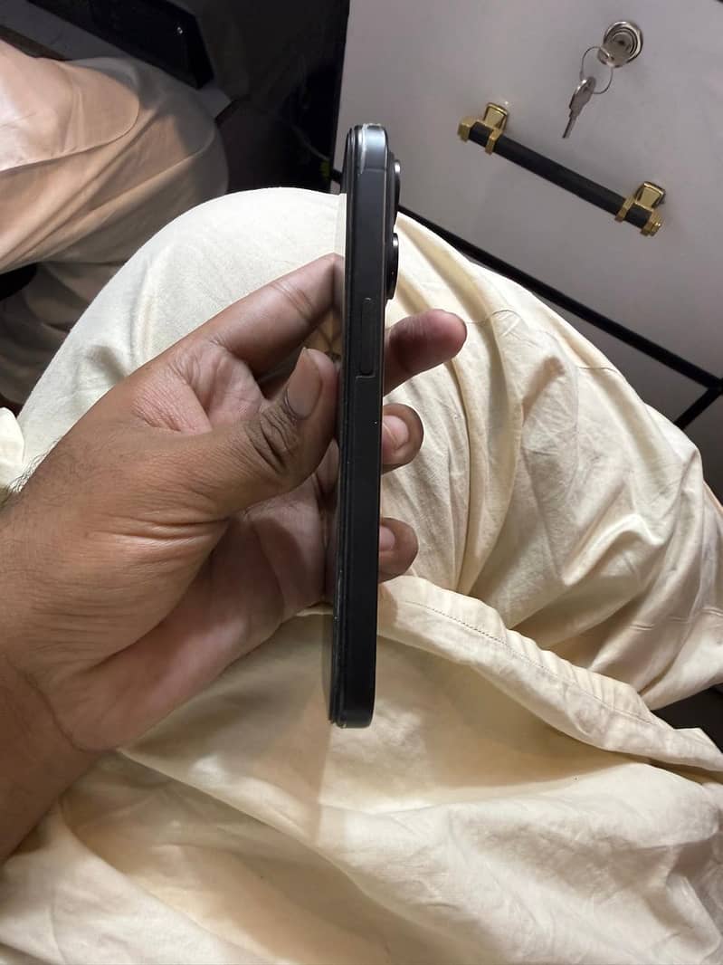 Apple iPhone 15 Pro 1