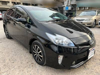 Toyota Prius 2015 G / Civic City Corolla Yaris