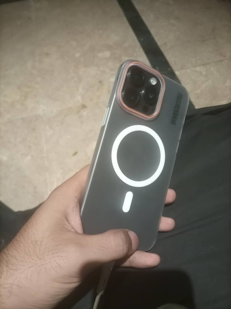 Apple iPhone 15 Pro Max 2