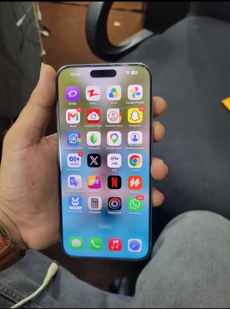Apple iPhone 15 Pro Max 4