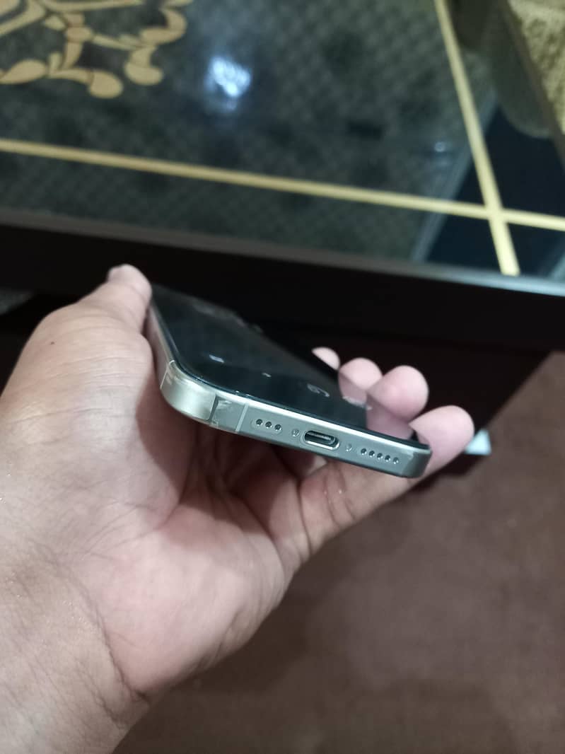 Apple iPhone 15 Pro 1