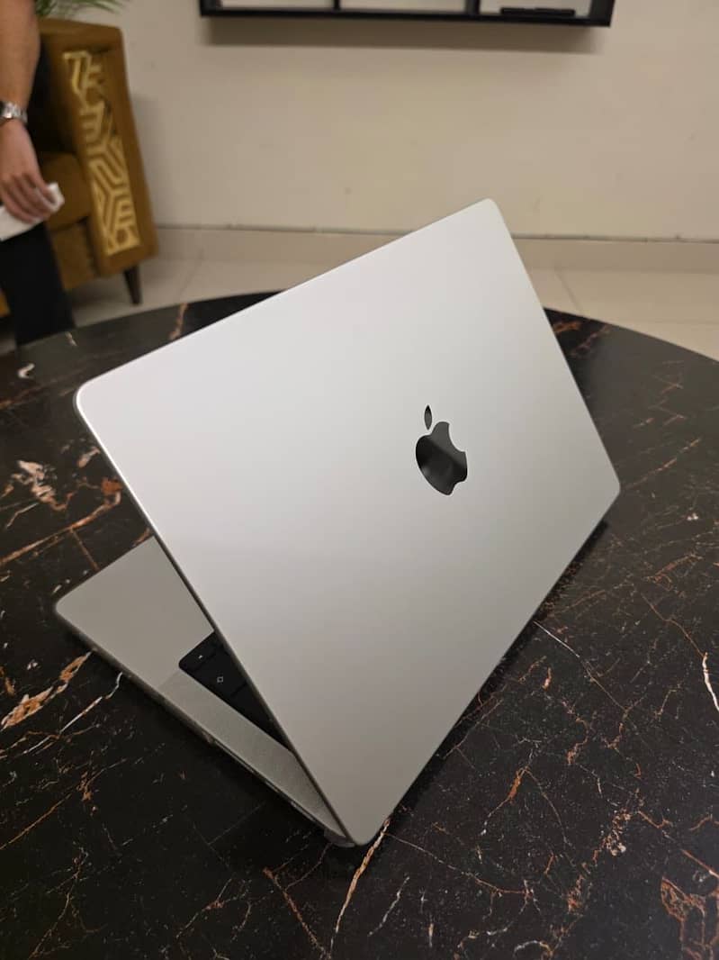 MacBook Pro M4 1