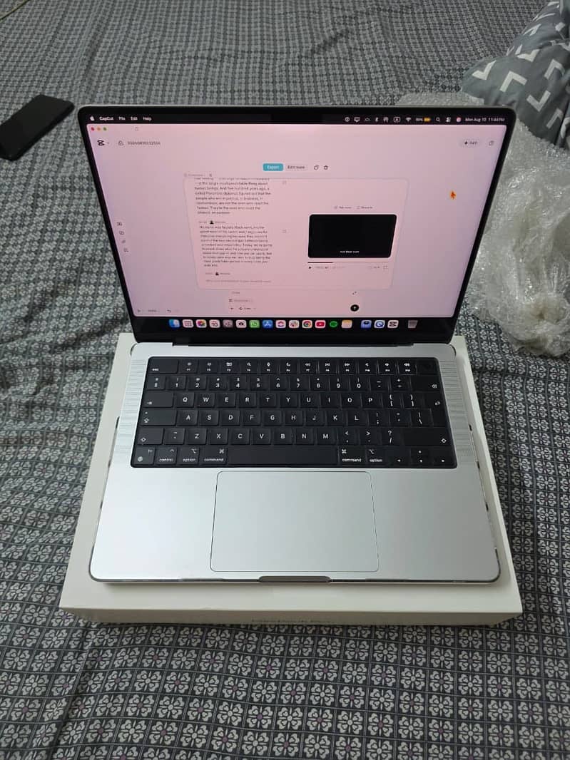 MacBook Pro M4 2