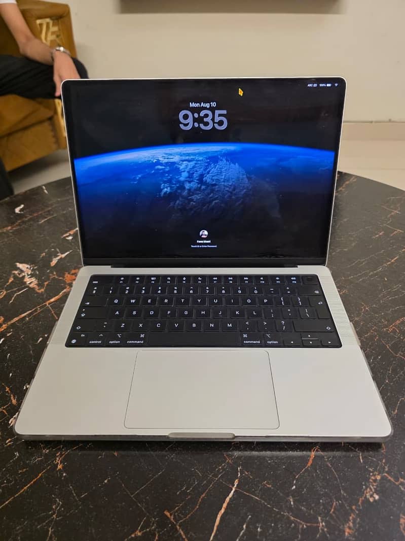 MacBook Pro M4 7