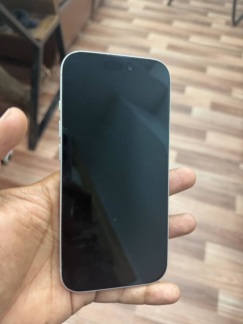 Apple iPhone 17 6