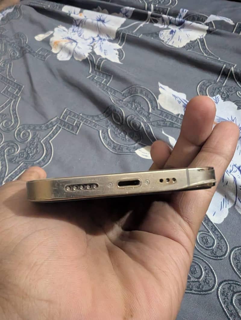 Apple iPhone 12 Pro 2