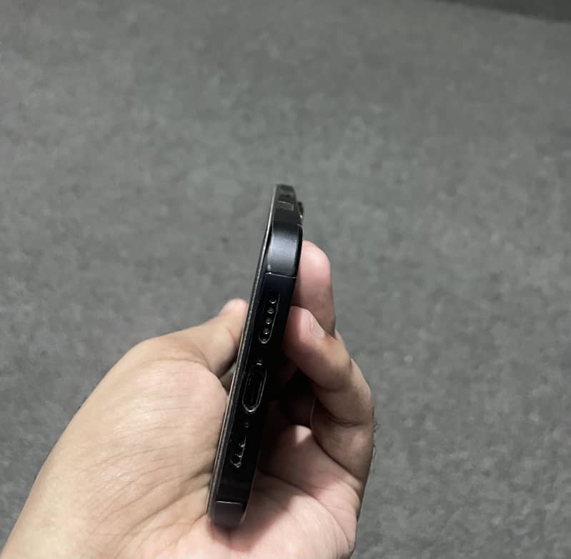 Apple iPhone 16 Pro 5