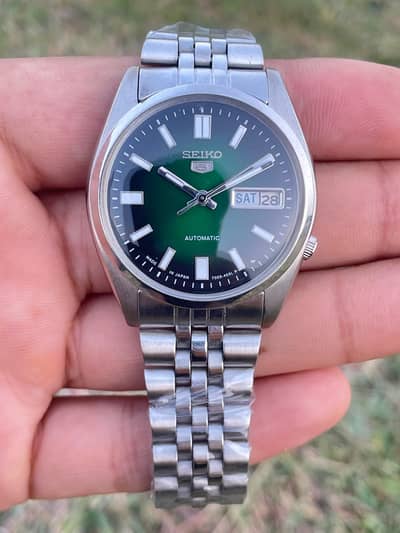 Seiko 5 Automatic 7009 Dual Shade Green Sunburst Dial - Refurbished
