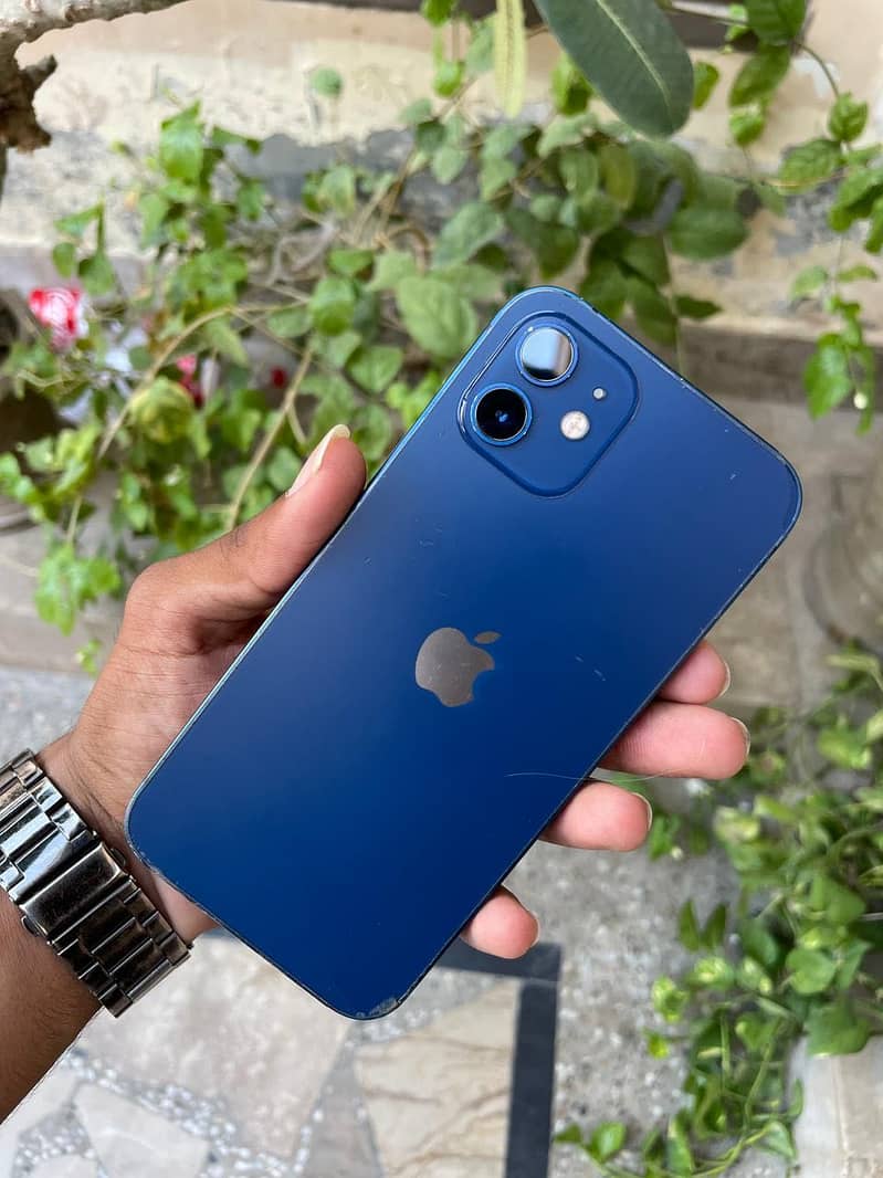 Apple iPhone 12 3