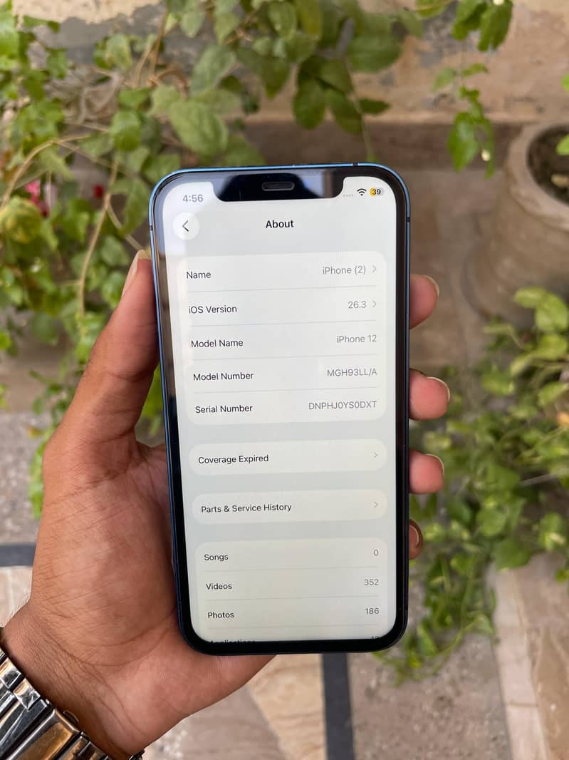 Apple iPhone 12 4