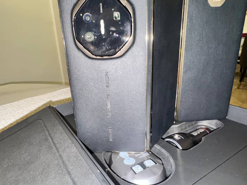 Huawei Mate XT Ultimate 4