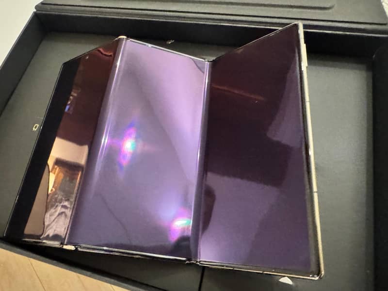 Huawei Mate XT Ultimate 10