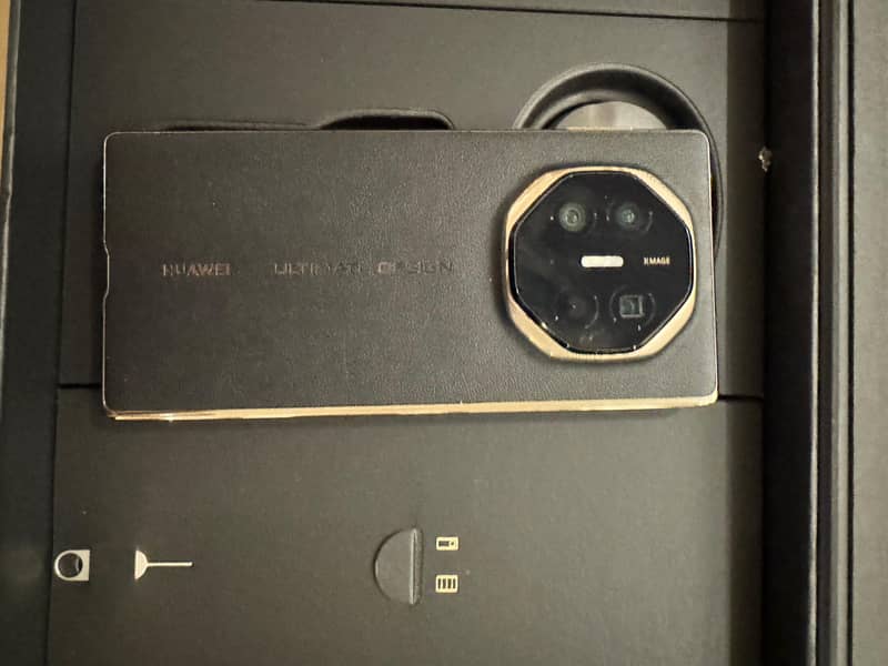 Huawei Mate XT Ultimate 11