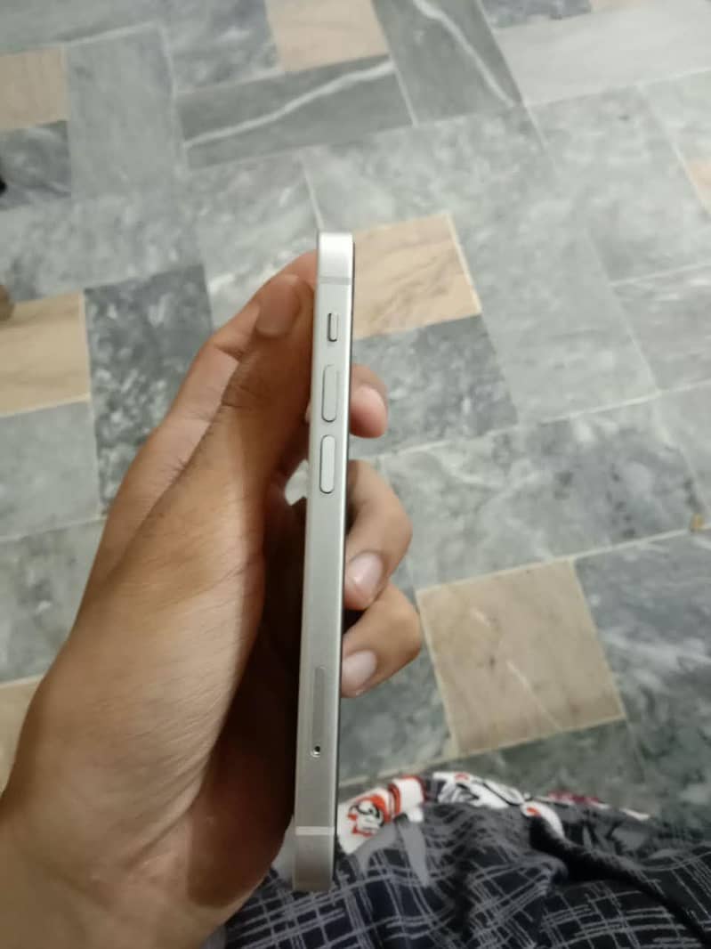 Apple iPhone 12 mini 1