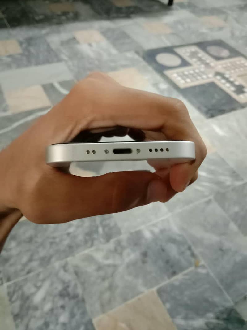 Apple iPhone 12 mini 4