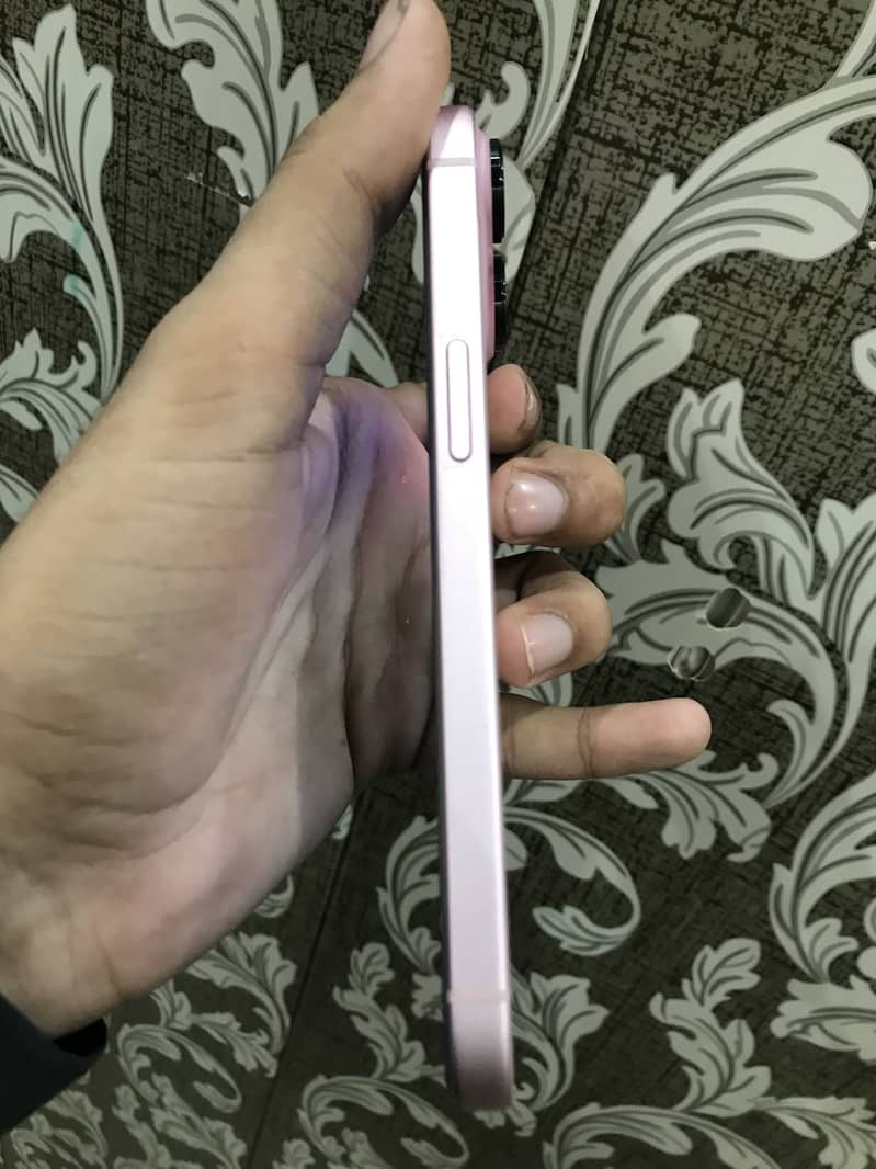 Apple iPhone 15 3
