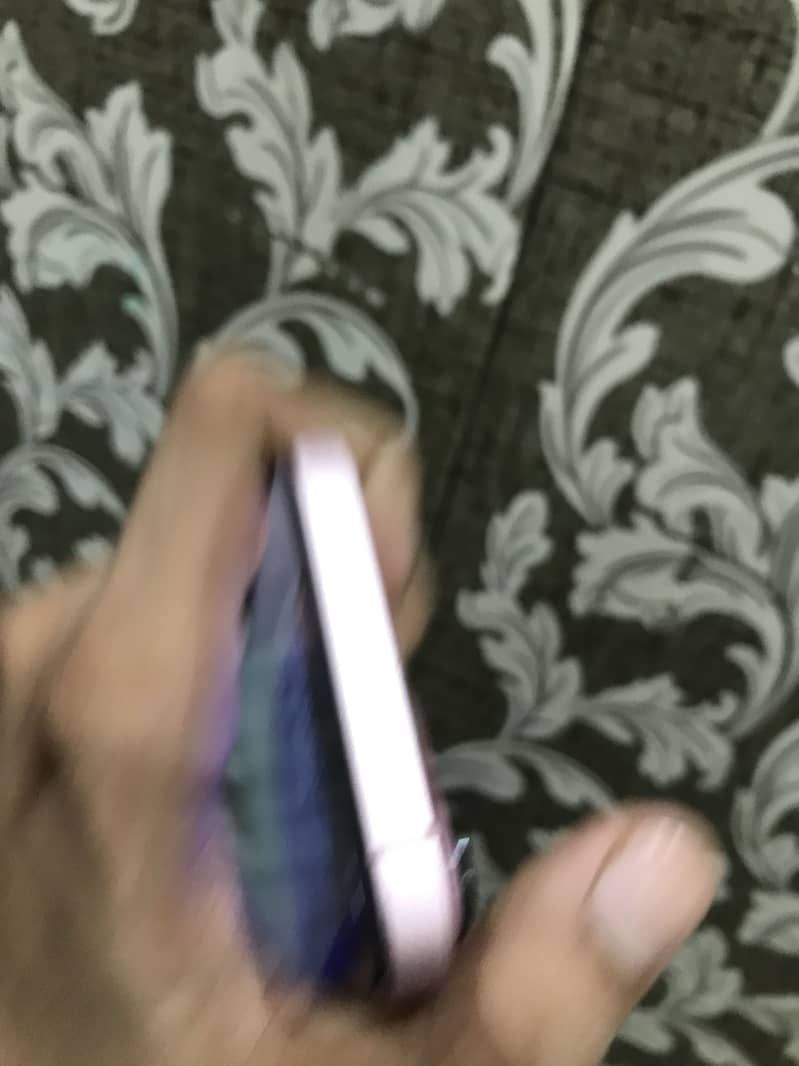 Apple iPhone 15 4