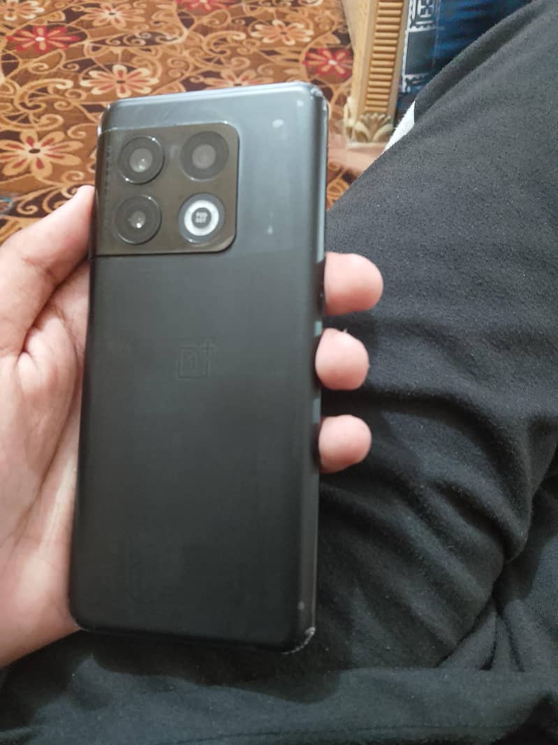 One Plus 10 Pro 1