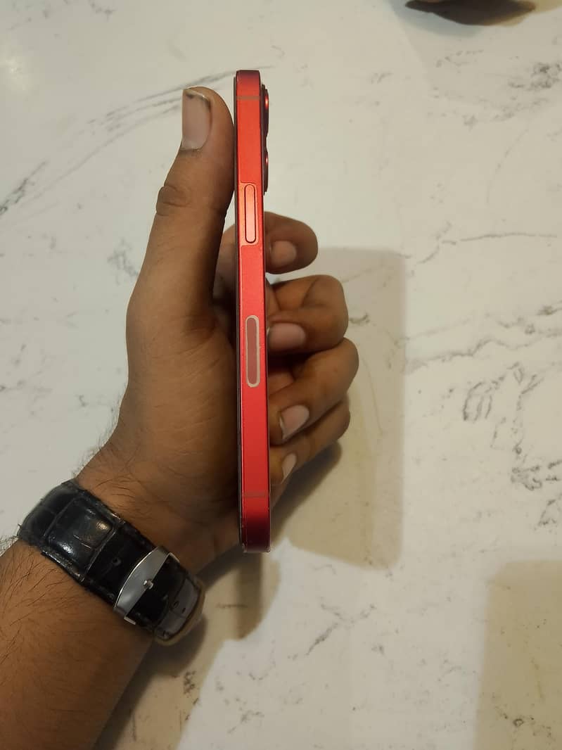 Apple iPhone 13 5