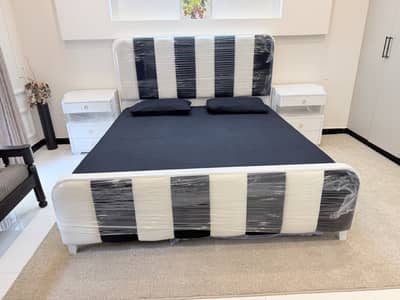 New designer bed set urgent sale