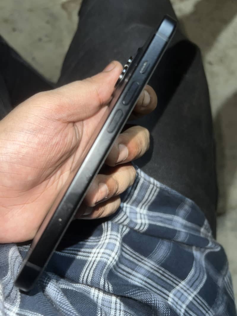 Apple iPhone 15 2