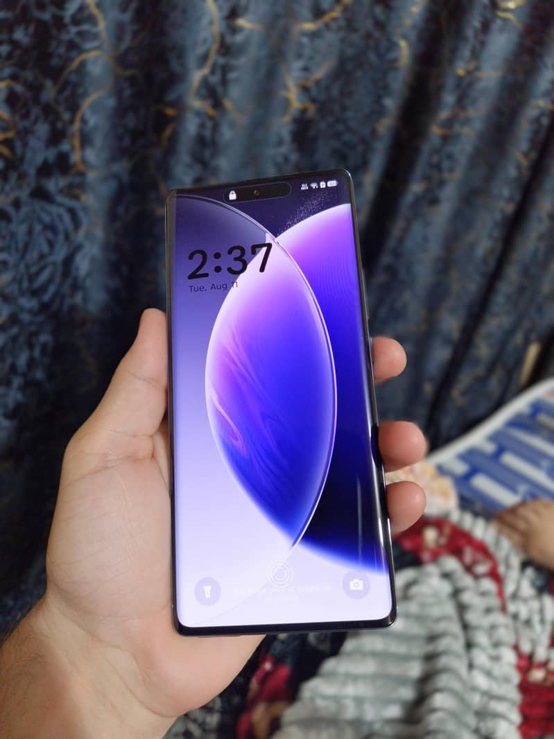 Tecno CAMON 30S 1