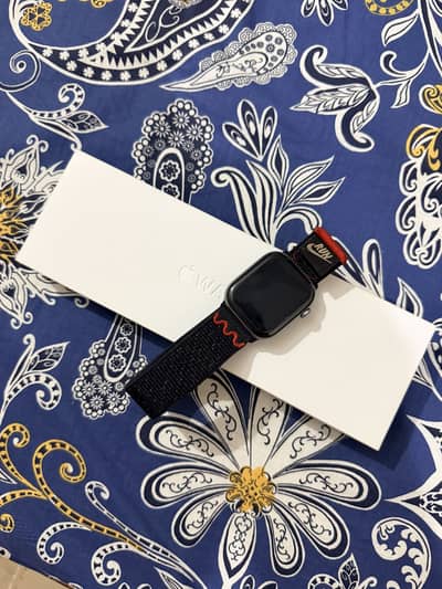Apple watch series 11 46 mm nike band 10/10