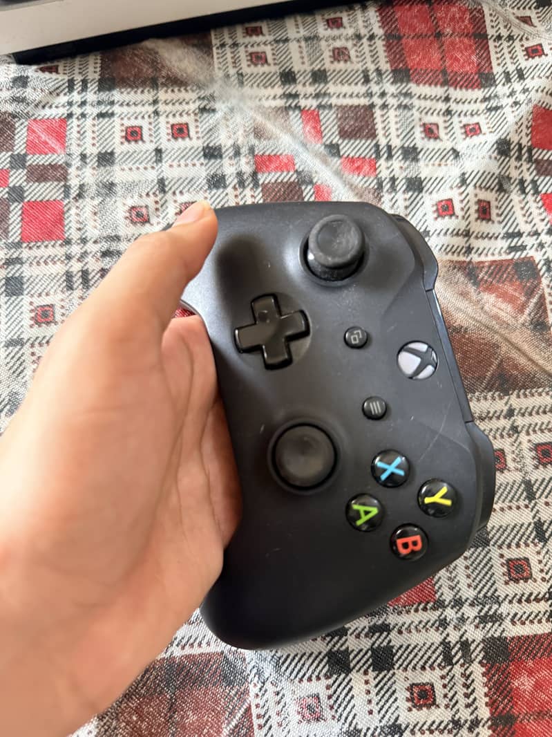 Xbox one S (original controller) 1