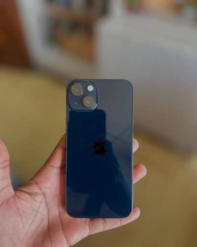 Apple iPhone 13