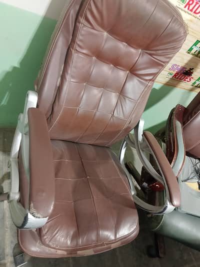 Boss chair / executive chair