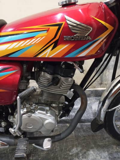 25/26 urgent sale Honda 125 Good condition 03296161798