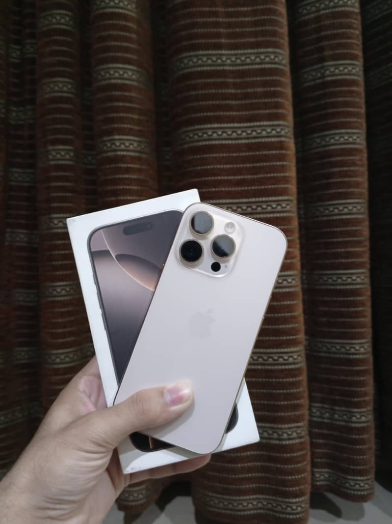 Apple iPhone 16 Pro 0