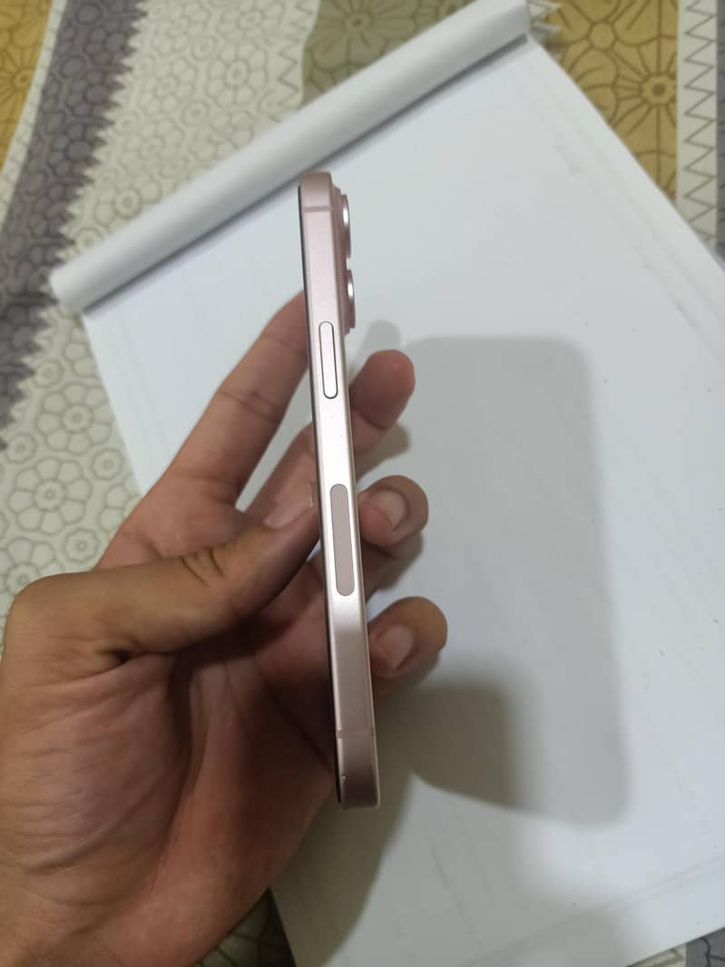 Apple iPhone 15 2