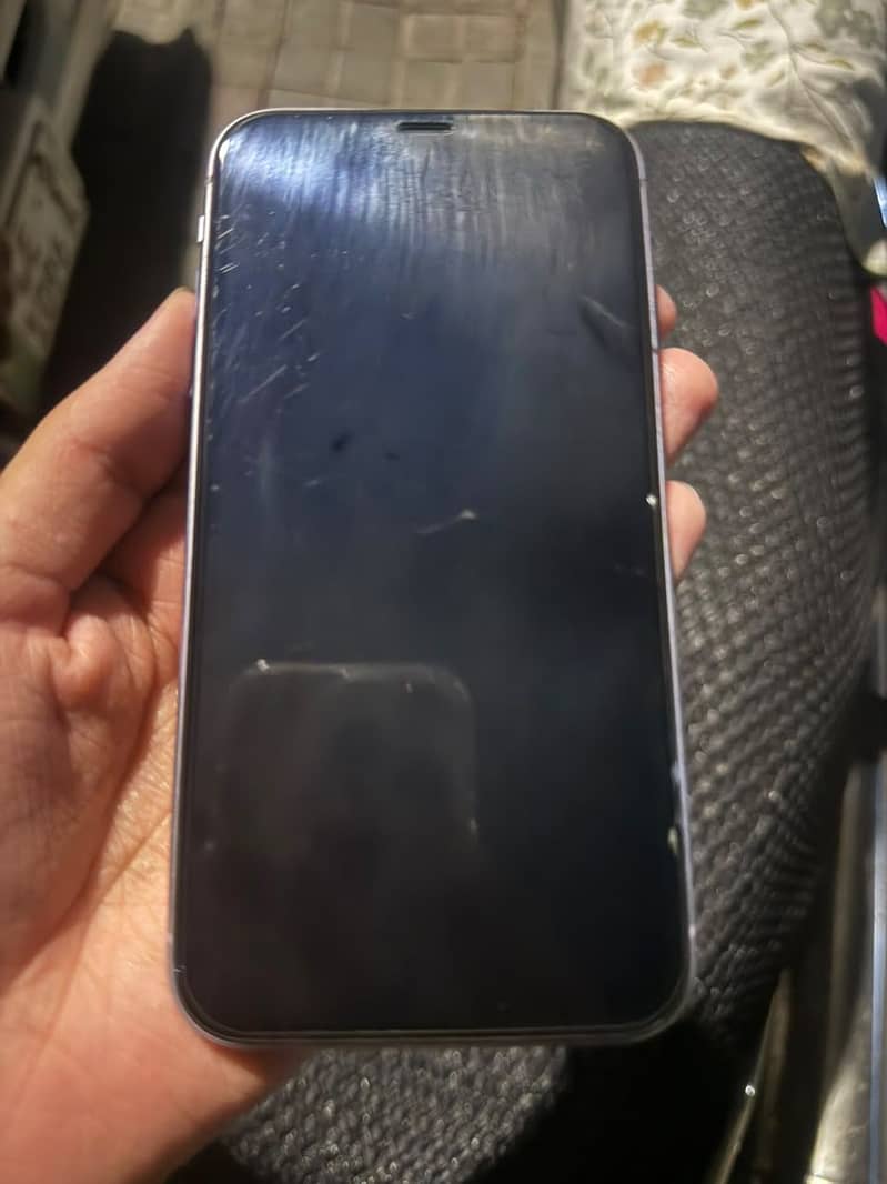 Apple iPhone 11 4