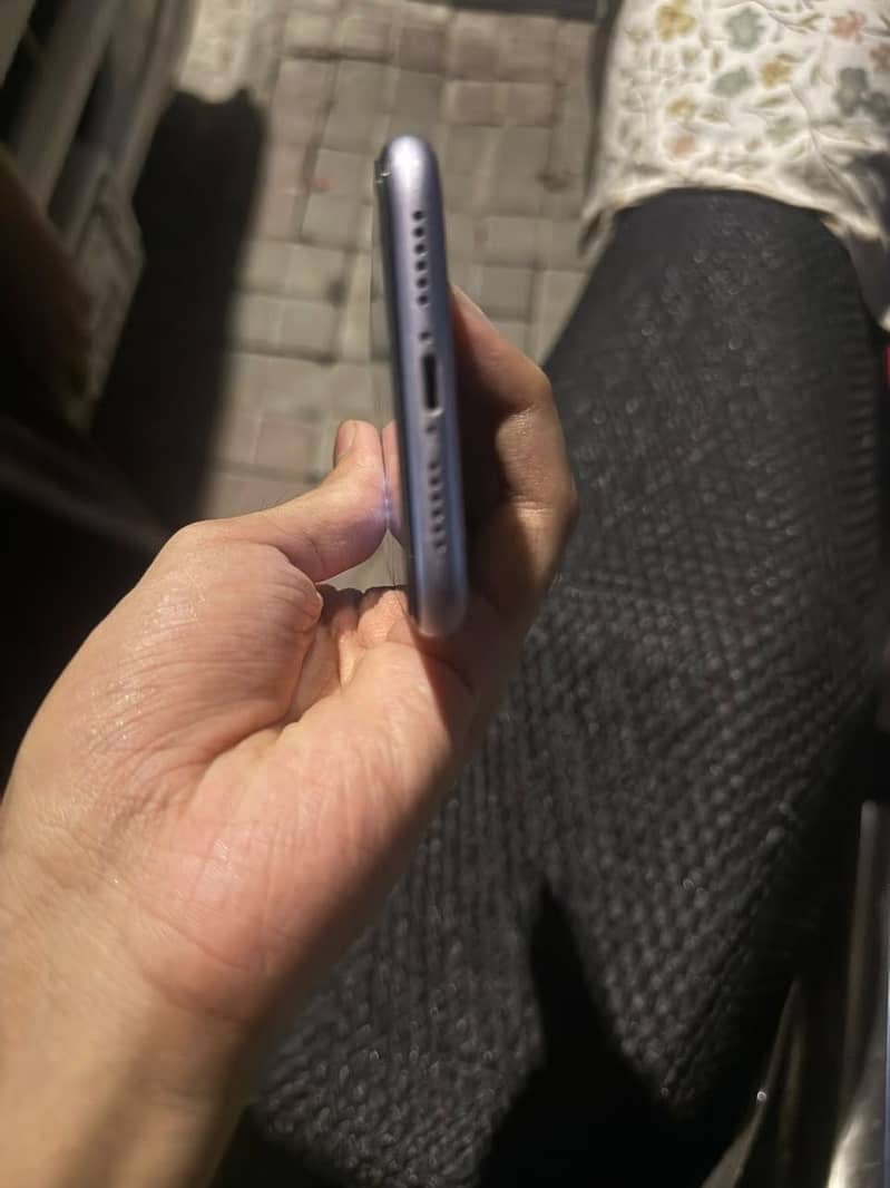 Apple iPhone 11 5
