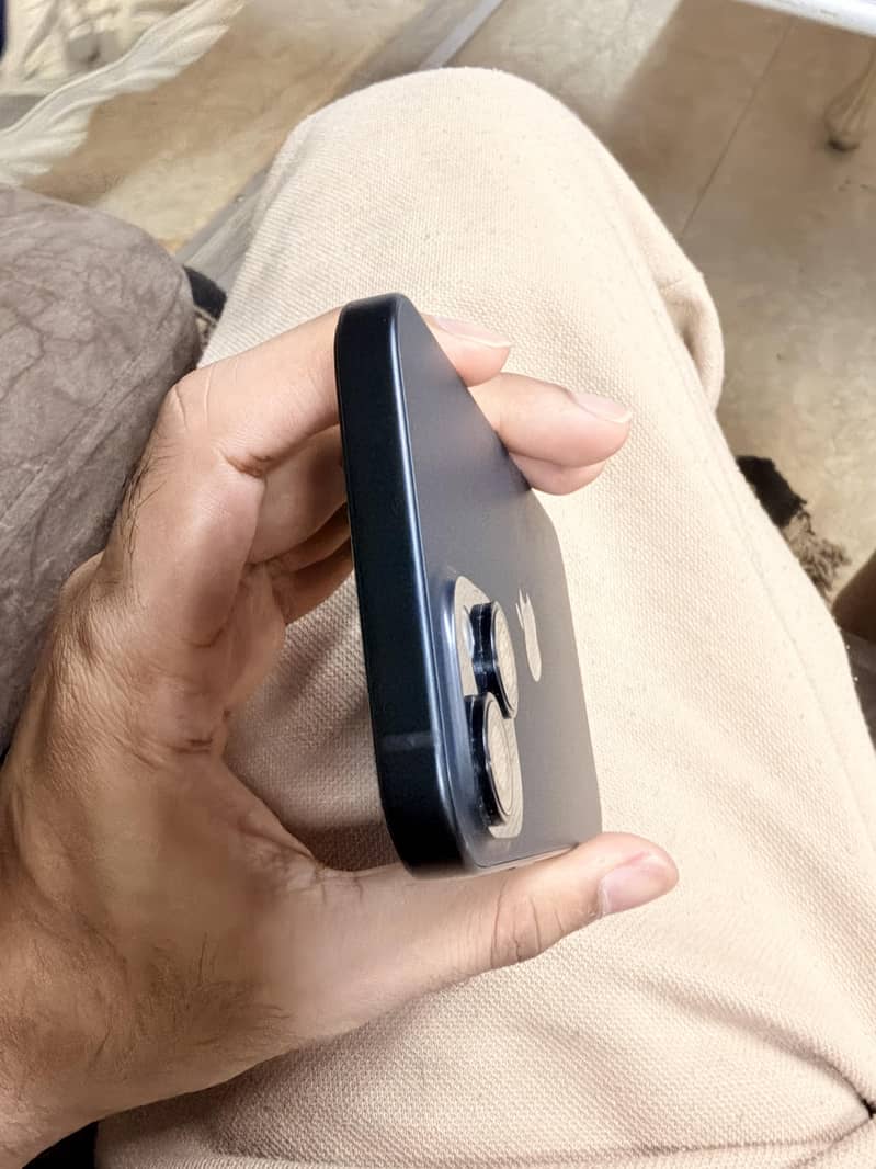 Apple iPhone 15 2