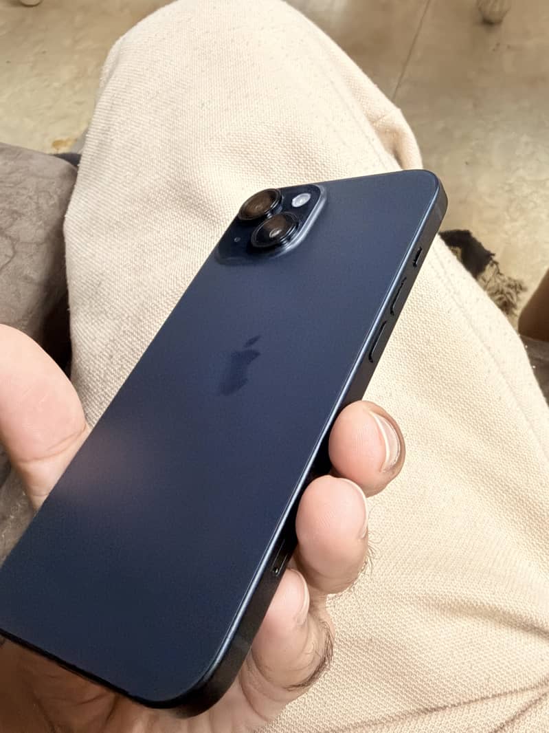 Apple iPhone 15 3
