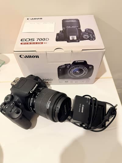 Canon 700D (free SD cards) (free camera bag)